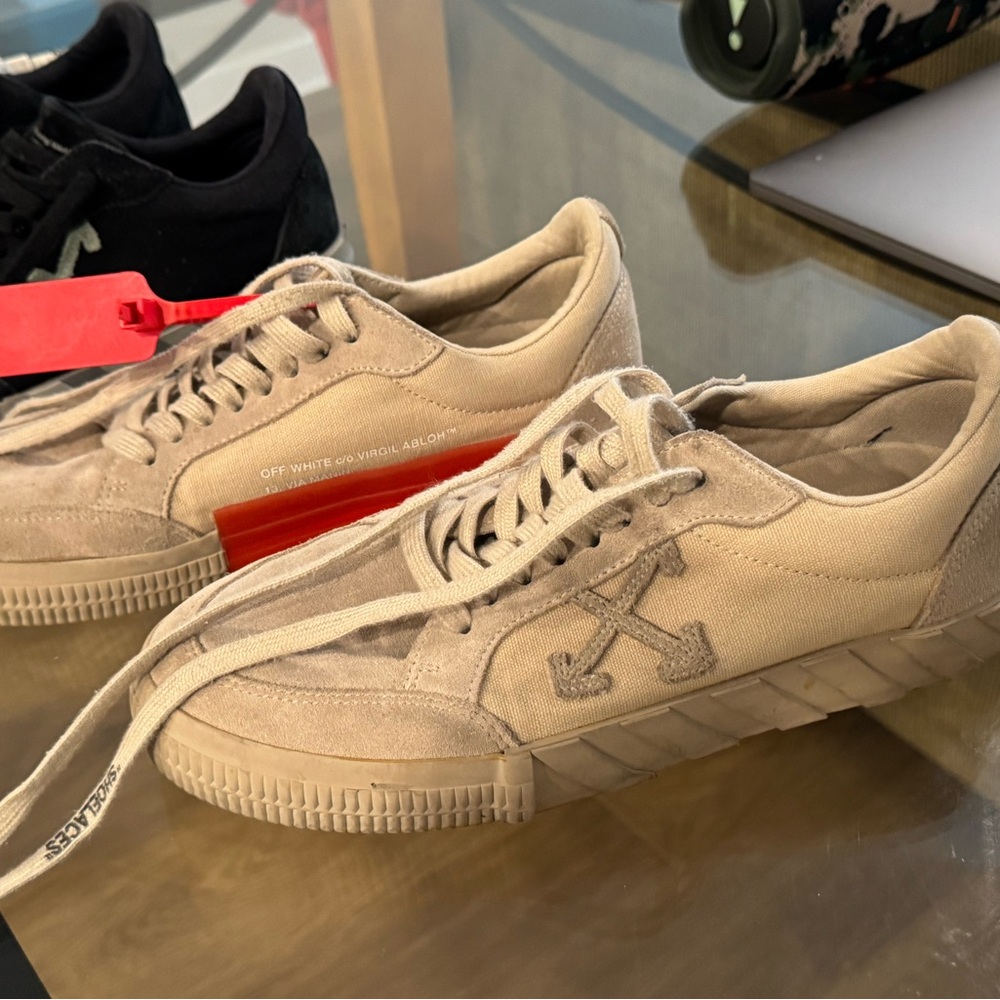 Off-White Vulcanized - Picture 2 of 6
